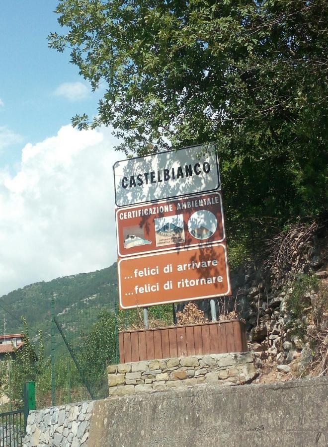 B&B 8A Castelbianco Colletta Buitenkant foto