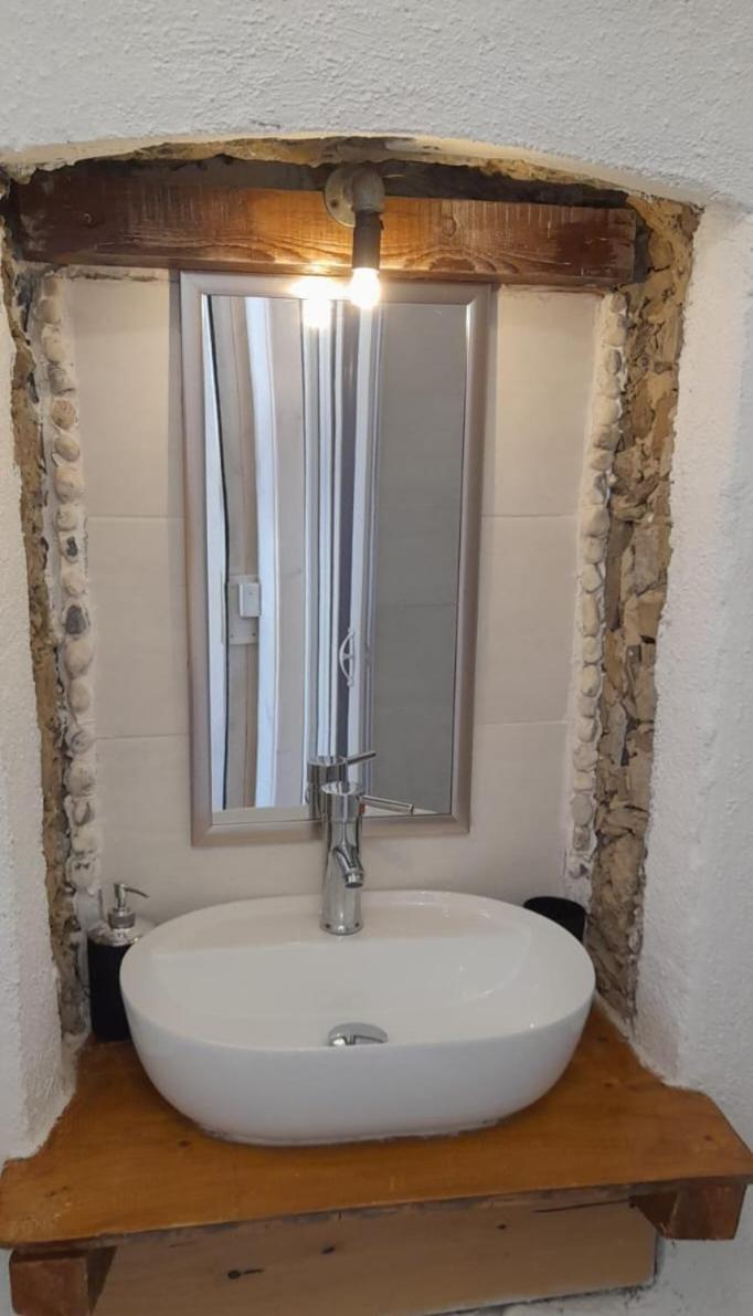 B&B 8A Castelbianco Colletta Buitenkant foto