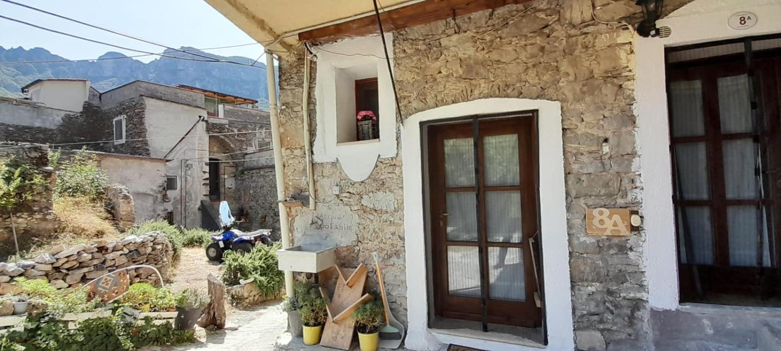 B&B 8A Castelbianco Colletta Buitenkant foto